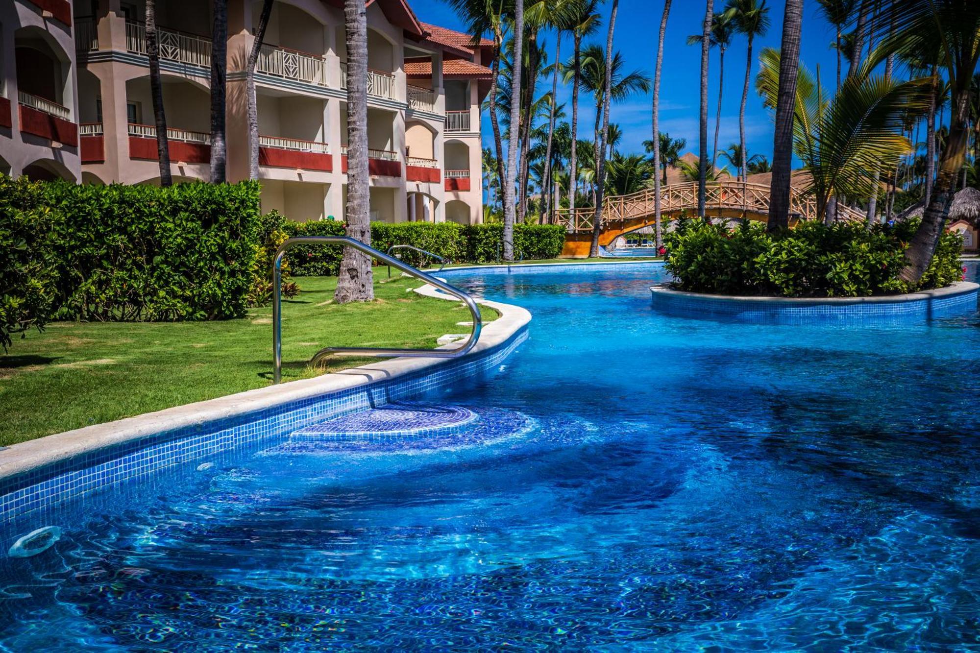 Majestic Junior Suite Swim Up - Free Wifi