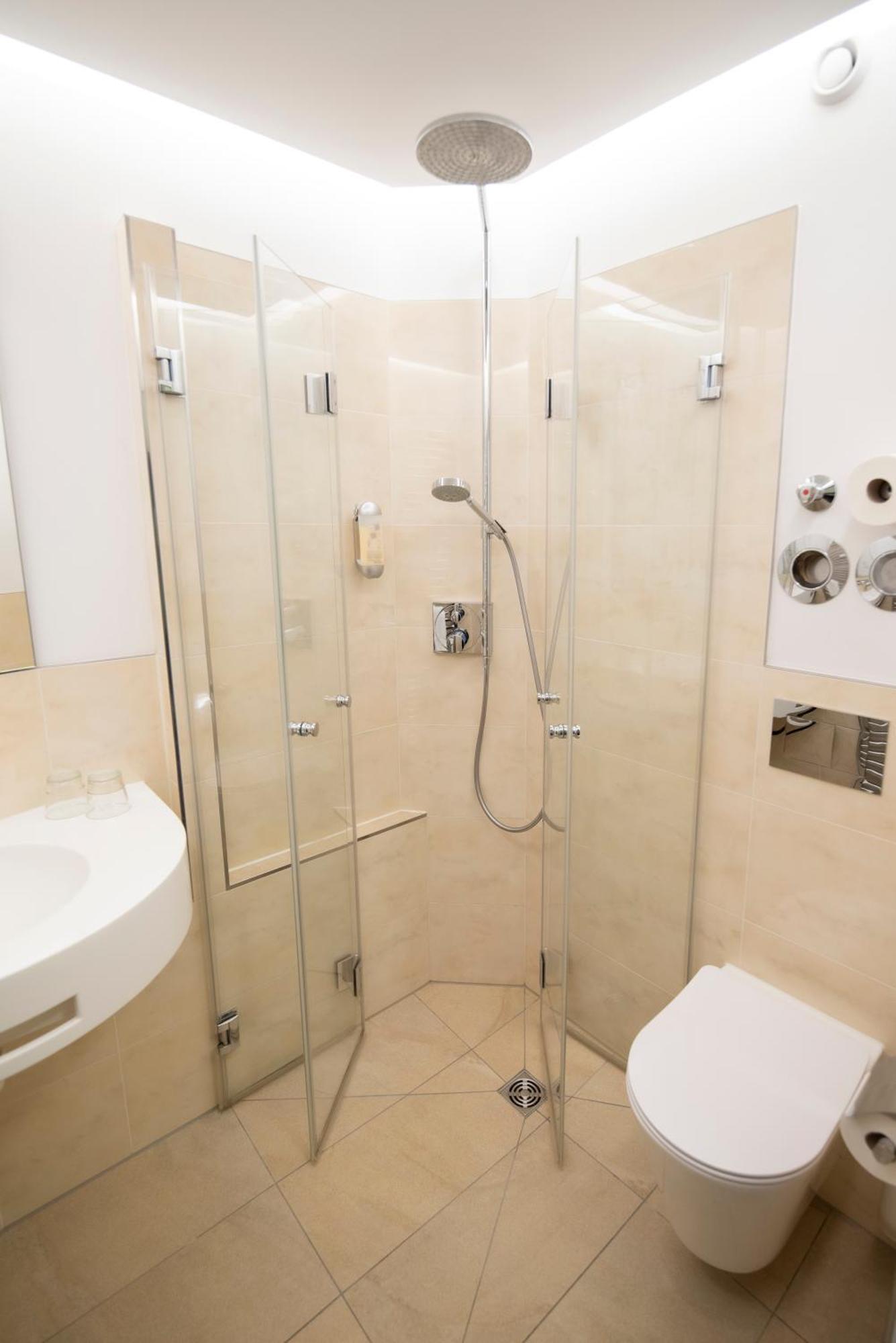 Standard Single Room,1589297563:JPEG