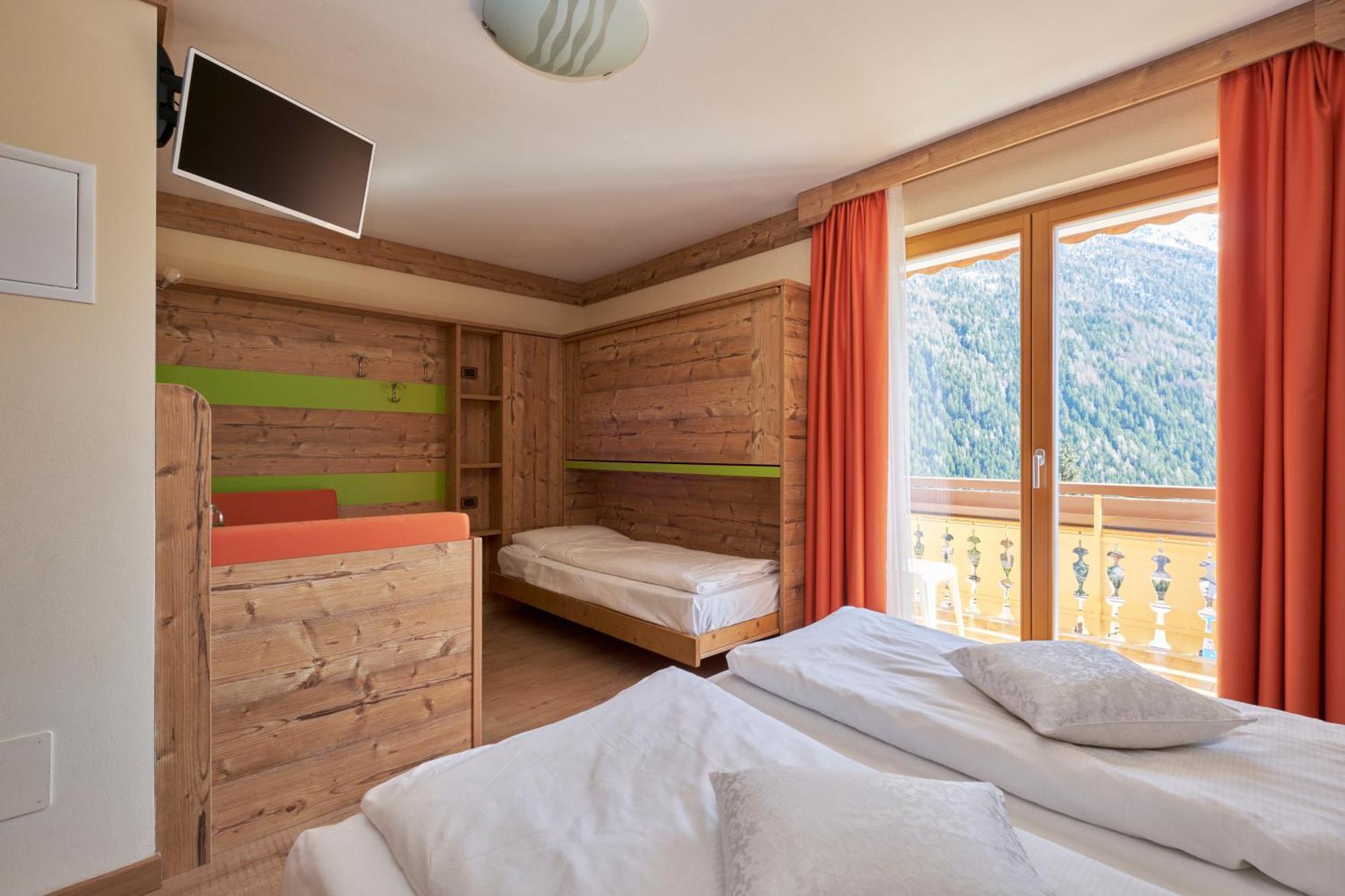 Junior Suite,1589561647:JPEG