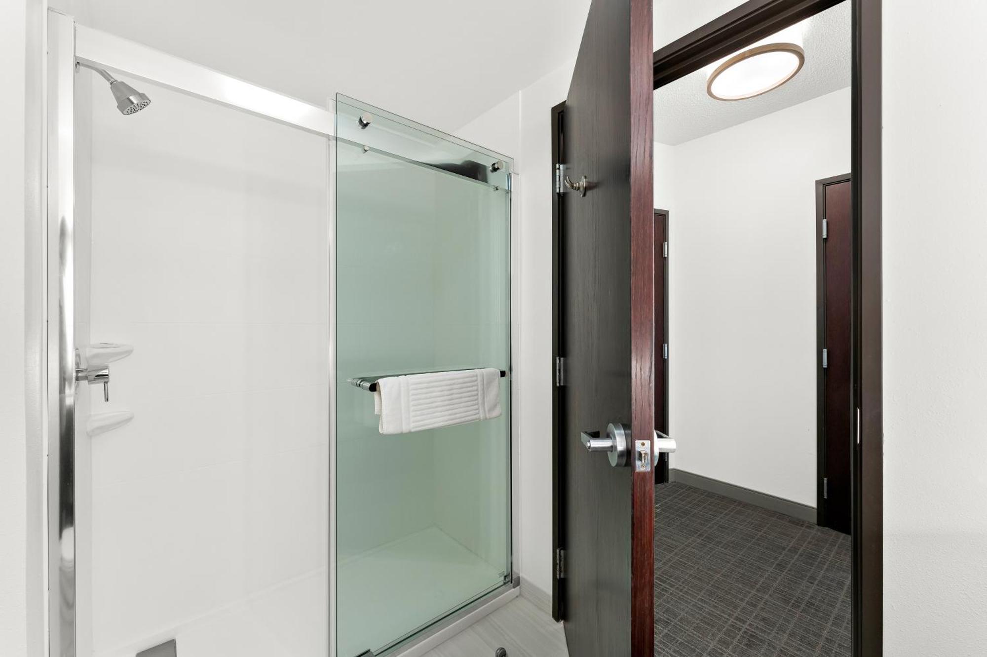King Room - Accessible/Non-Smoking