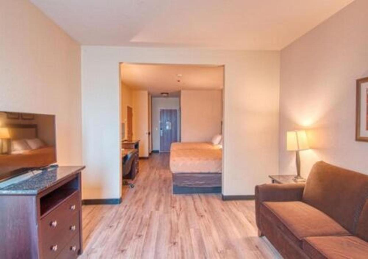 Standard Double Suite