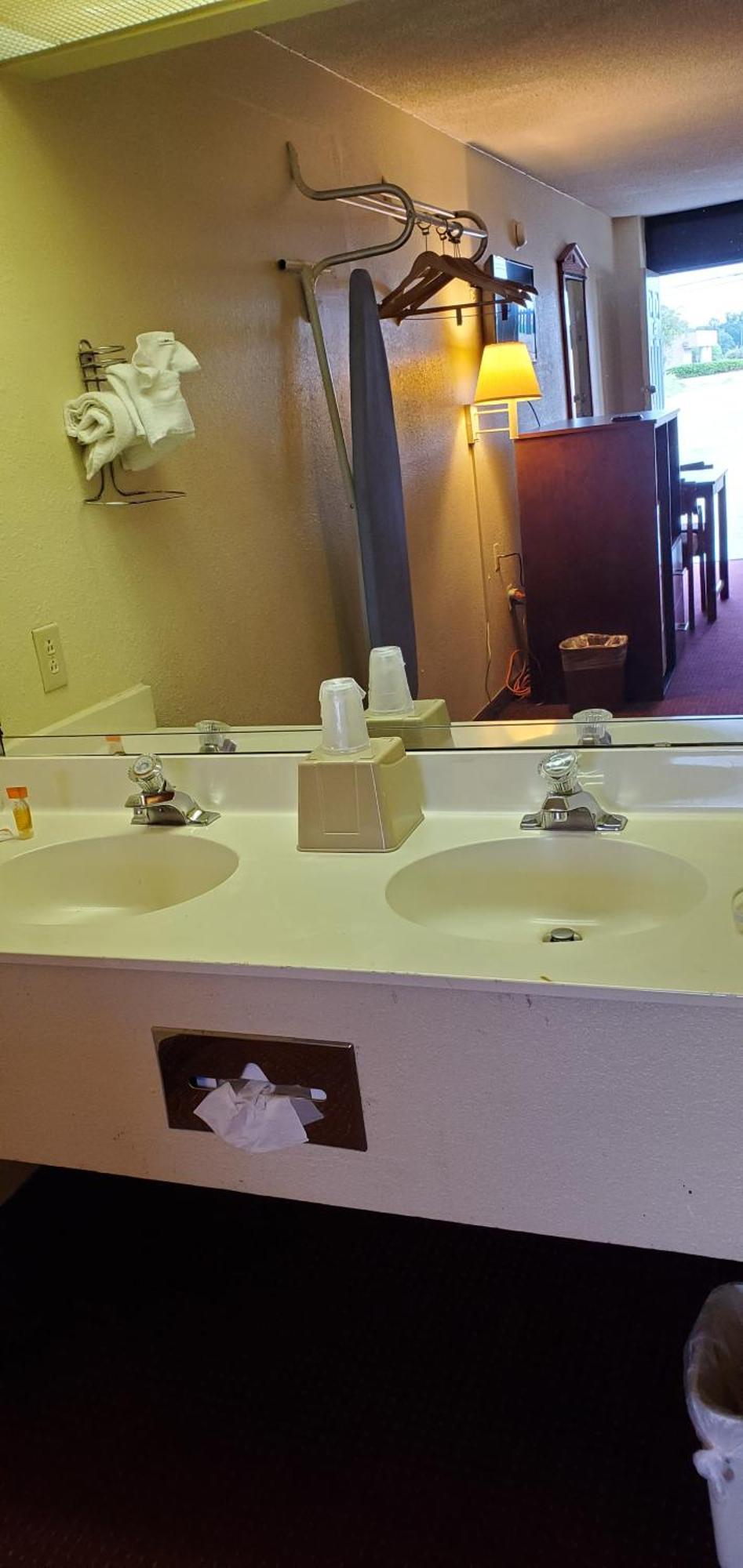 King Room - Non-Smoking