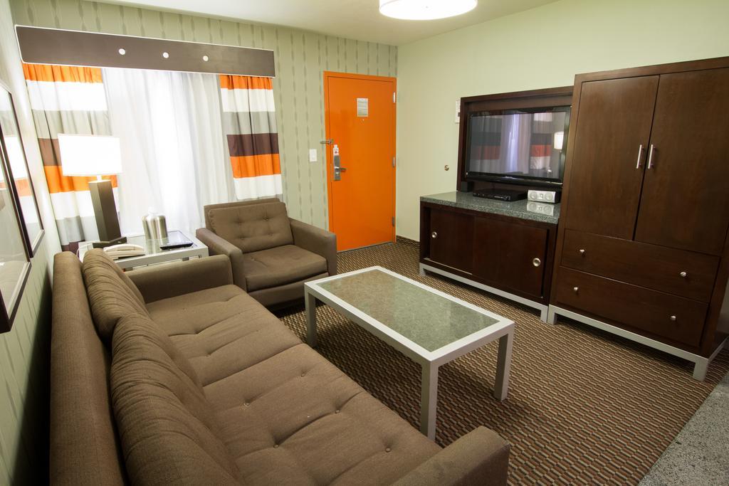 Dual Queen Suite