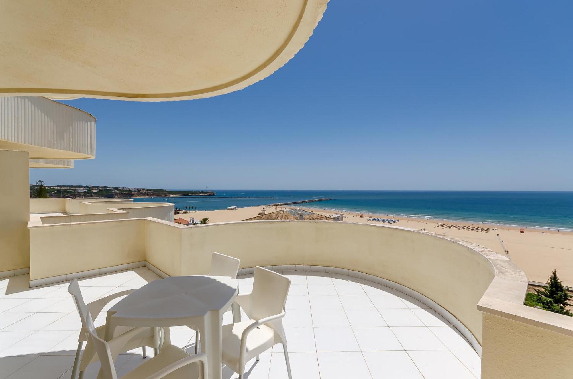 Apartamento com 1 Quarto e Vista Mar Frontal
