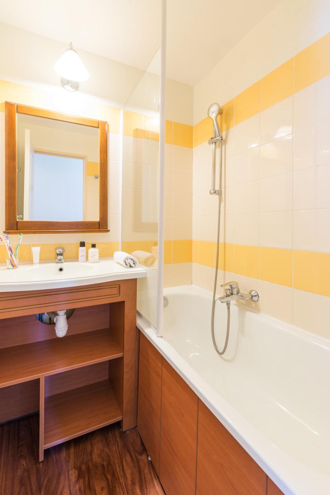 Appartement 3 Chambres avec Balcon (8 Personnes)