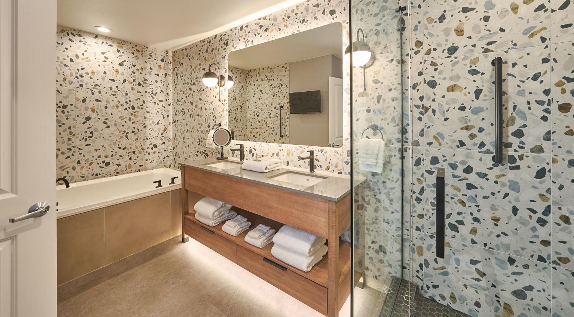 Triple Room,1595404753:JPEG