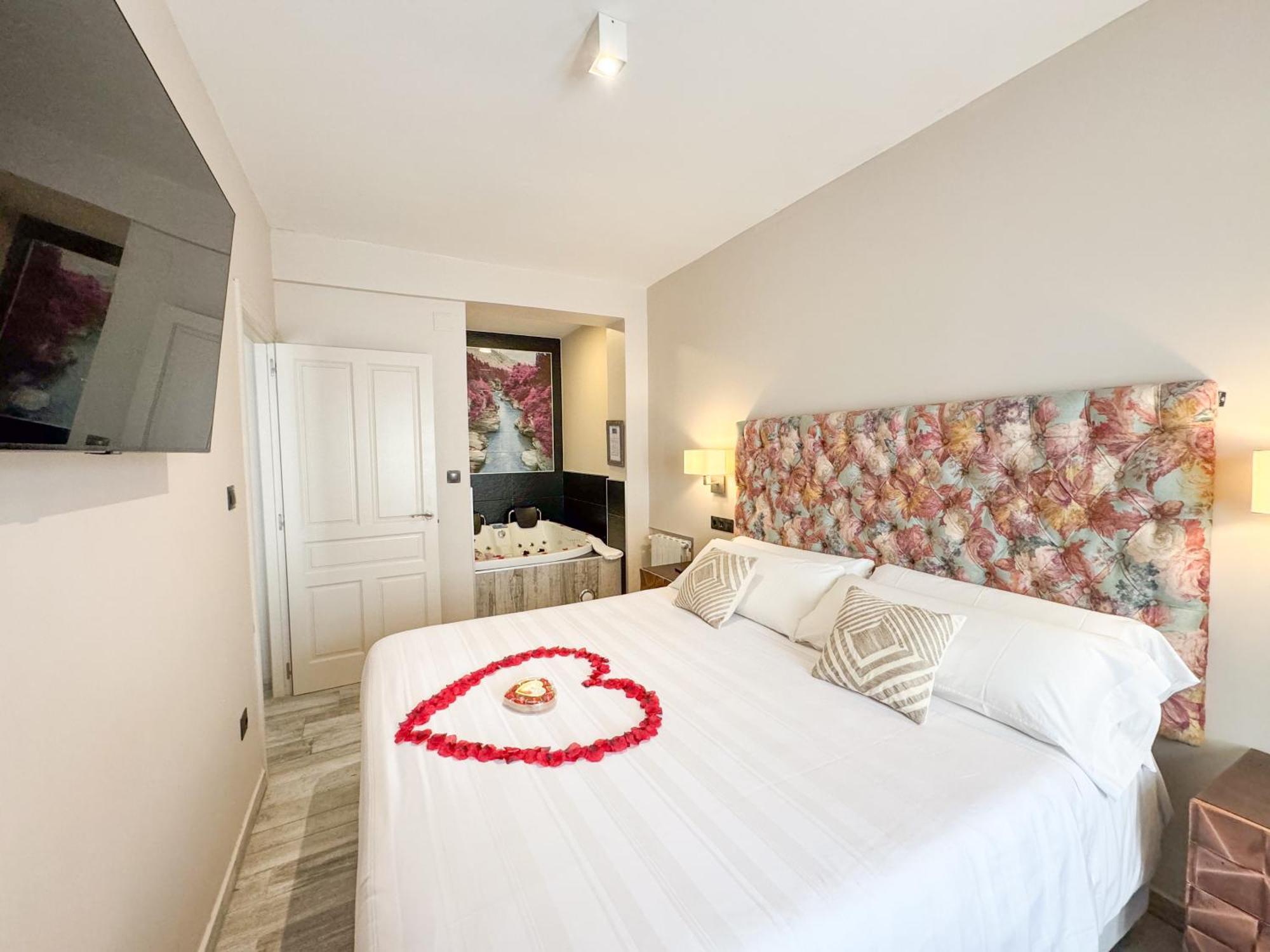 Family Suite with Hot Tub,1595410361:JPEG
