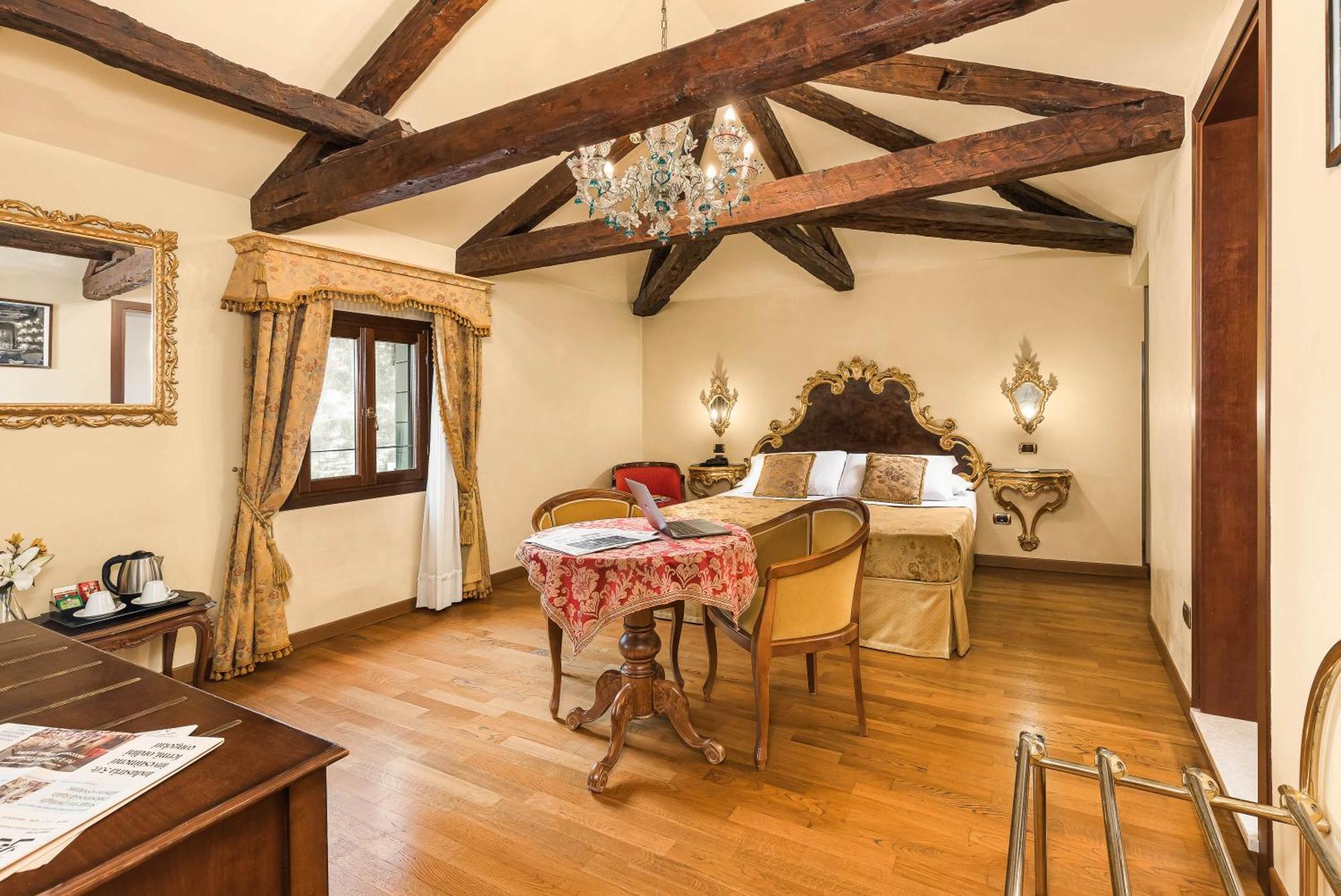Deluxe Family Room (4 Adults)