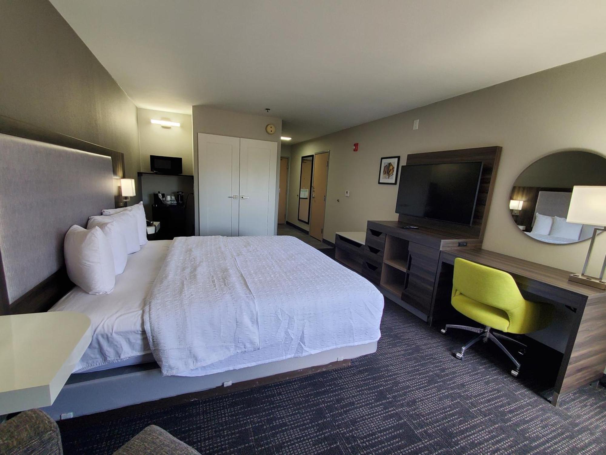 King Room - Mobility Access/Non-Smoking