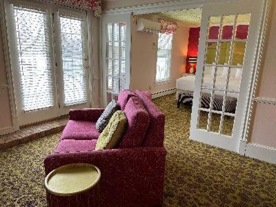 Deluxe King Suite