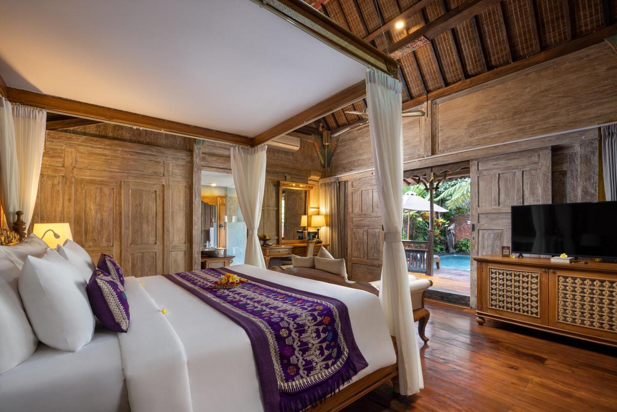 Artist One-Bedroom Private Pool Villa with Free One-Time Floating Breakfast