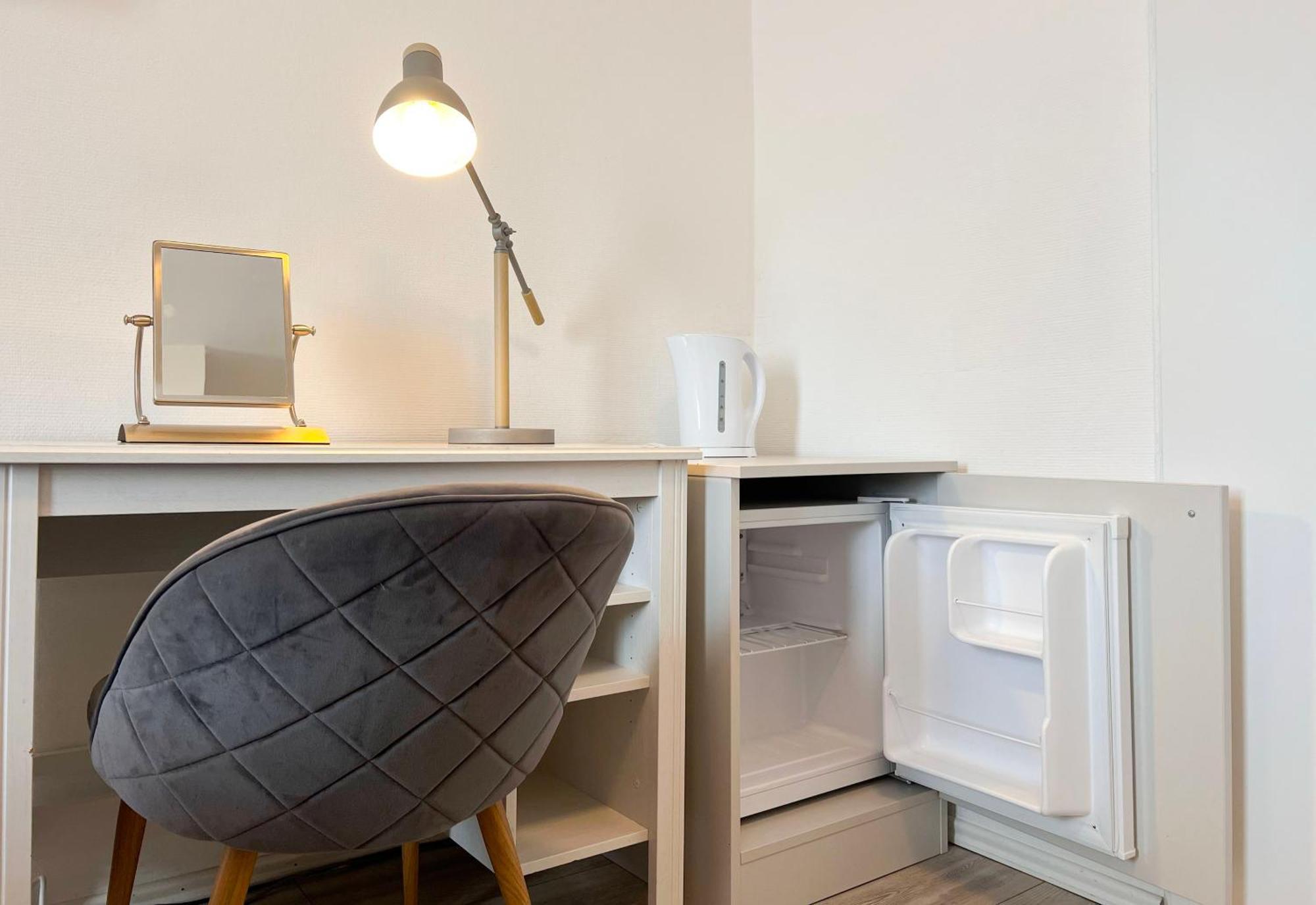 Zweibettzimmer mit Balkon