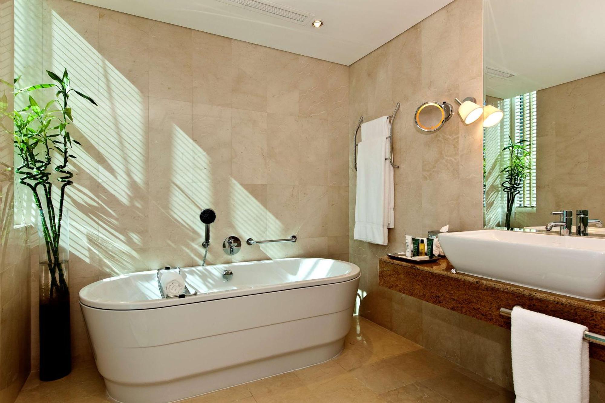 Premier Zimmer mit Kingsize-Bett und Meerblick