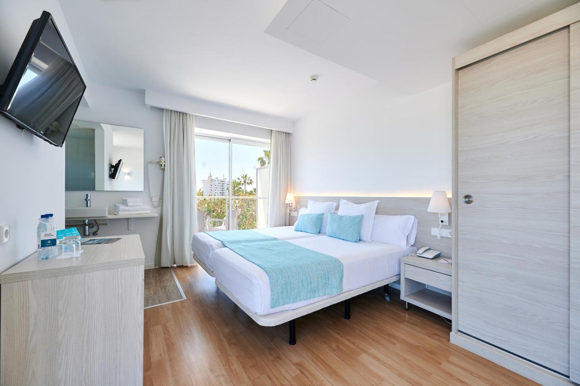 Family Room,1598897750:JPEG