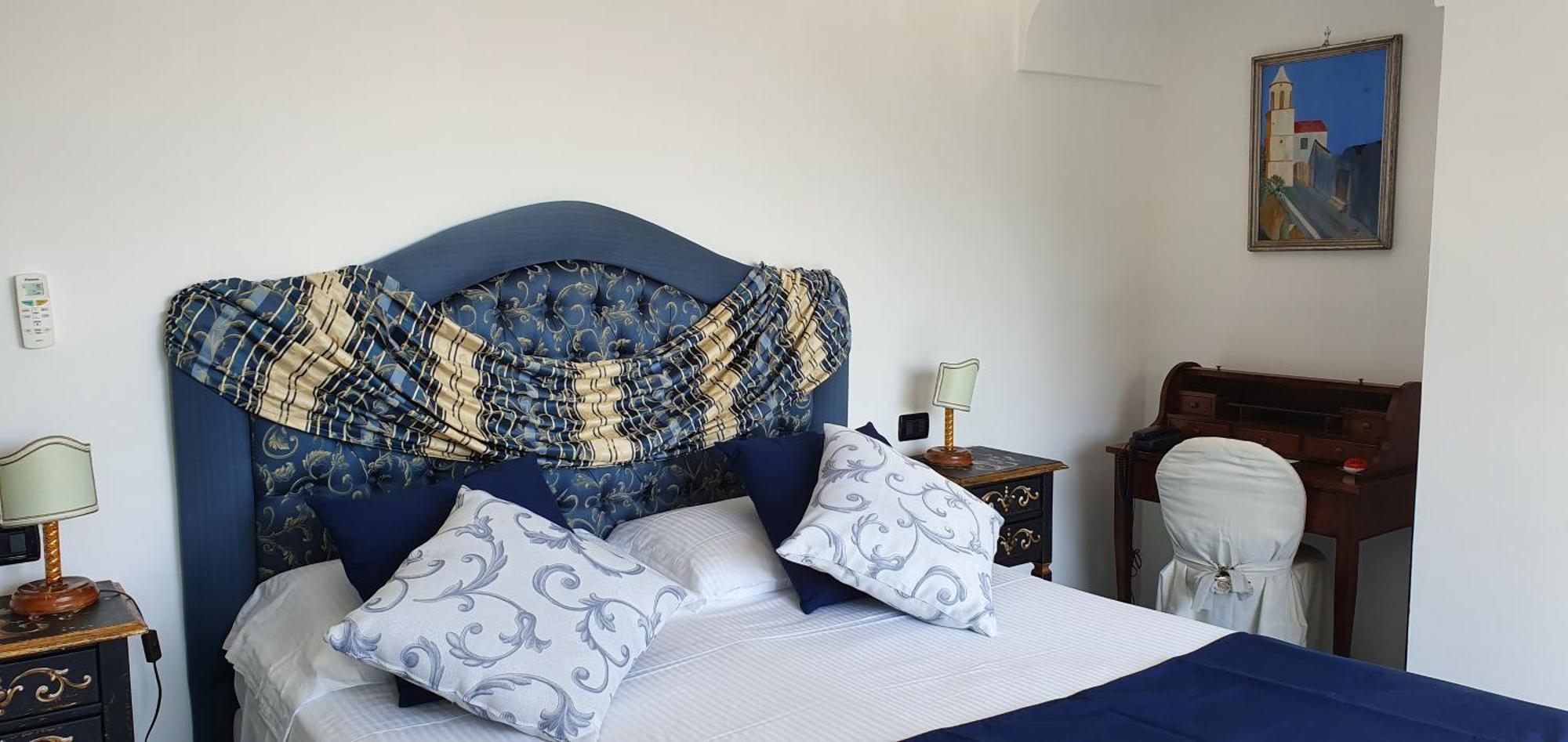 Classic Double Room with Balcony and Sea View,1599642728:JPEG