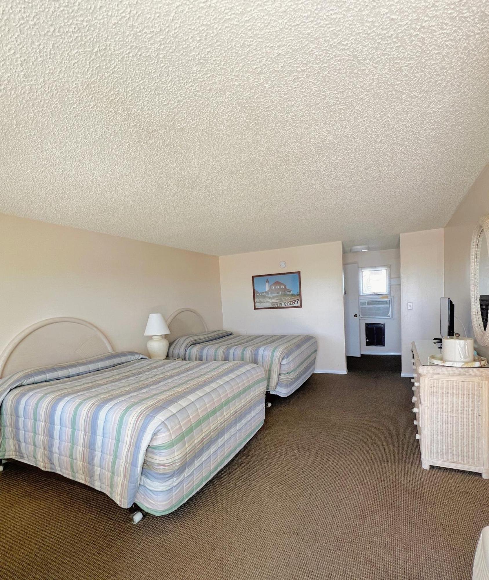 Queen Room with Two Queen Beds,1665404387:JPEG