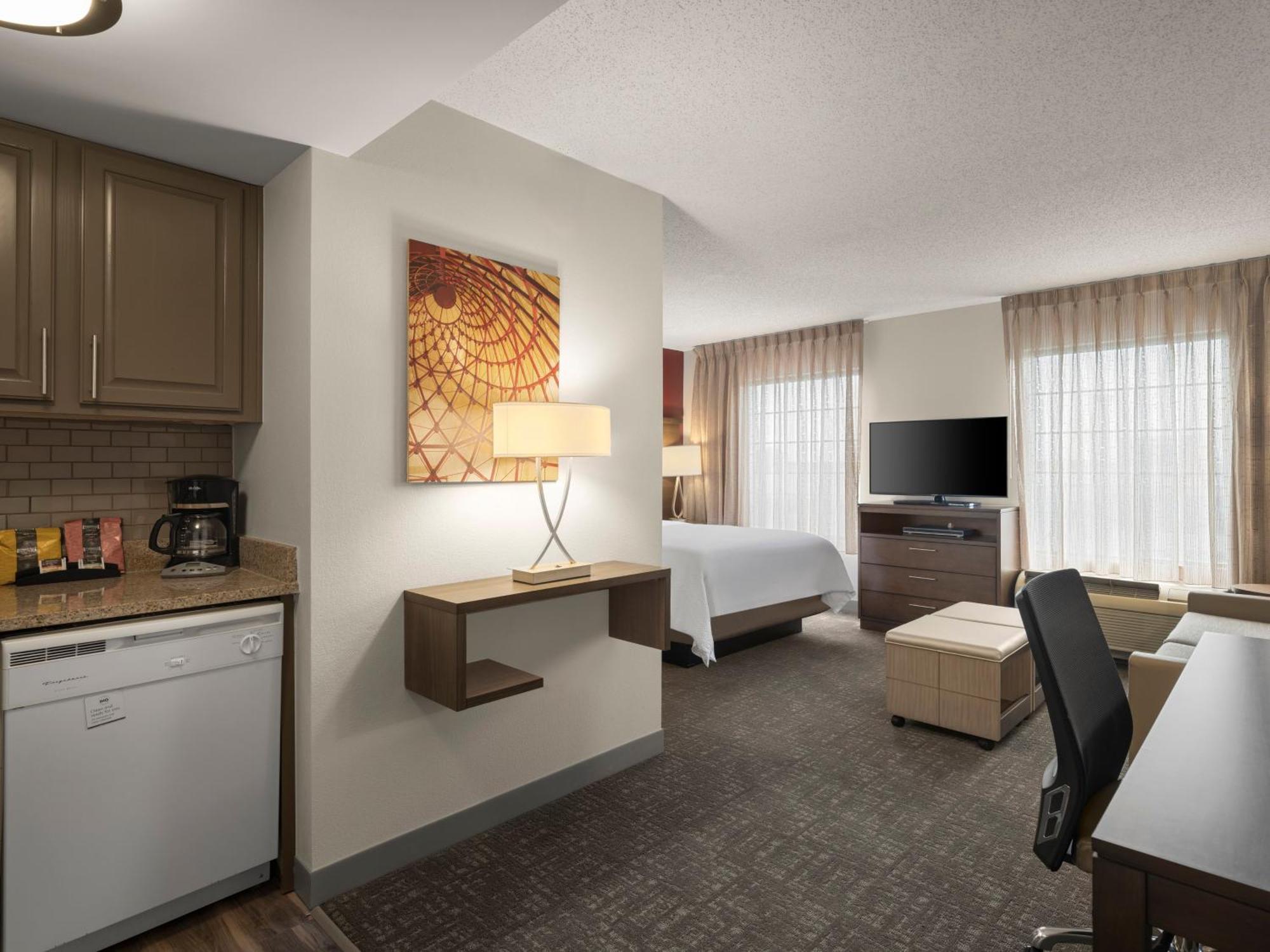 Queen Studio Suite