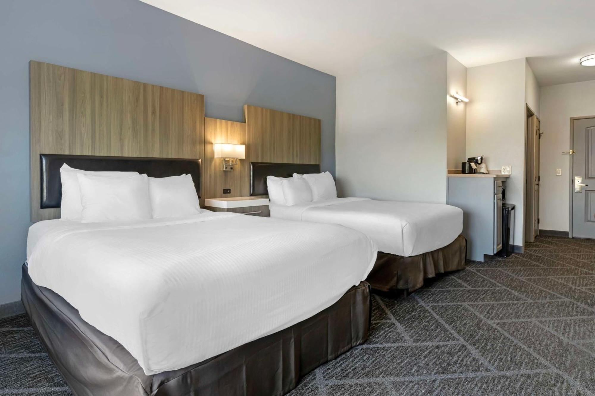 Queen Room with Two Queen Beds - Non-Smoking