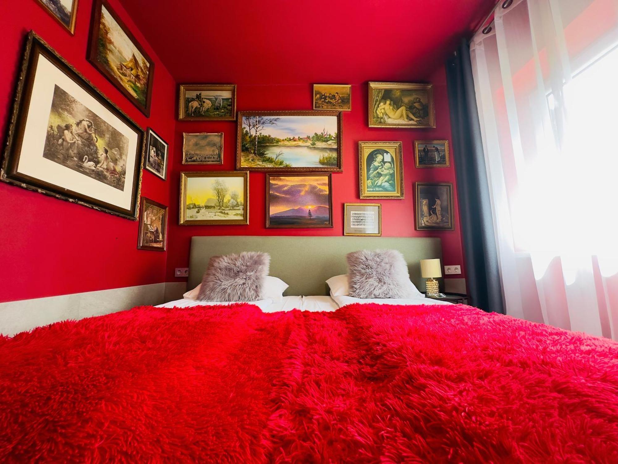 Standard Double or Twin Room – Louvre