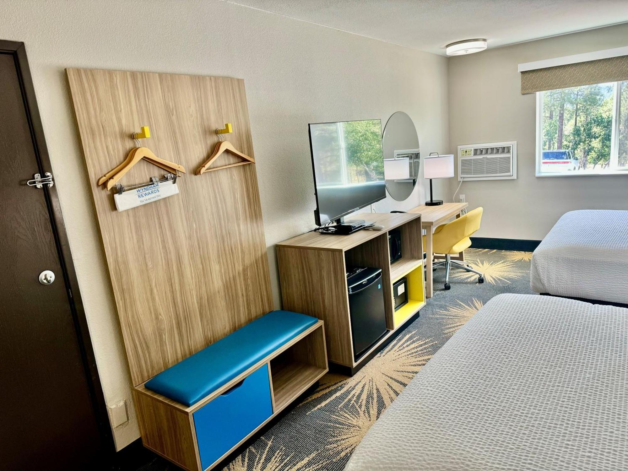 Queen Room with Two Queen Beds - Non-Smoking