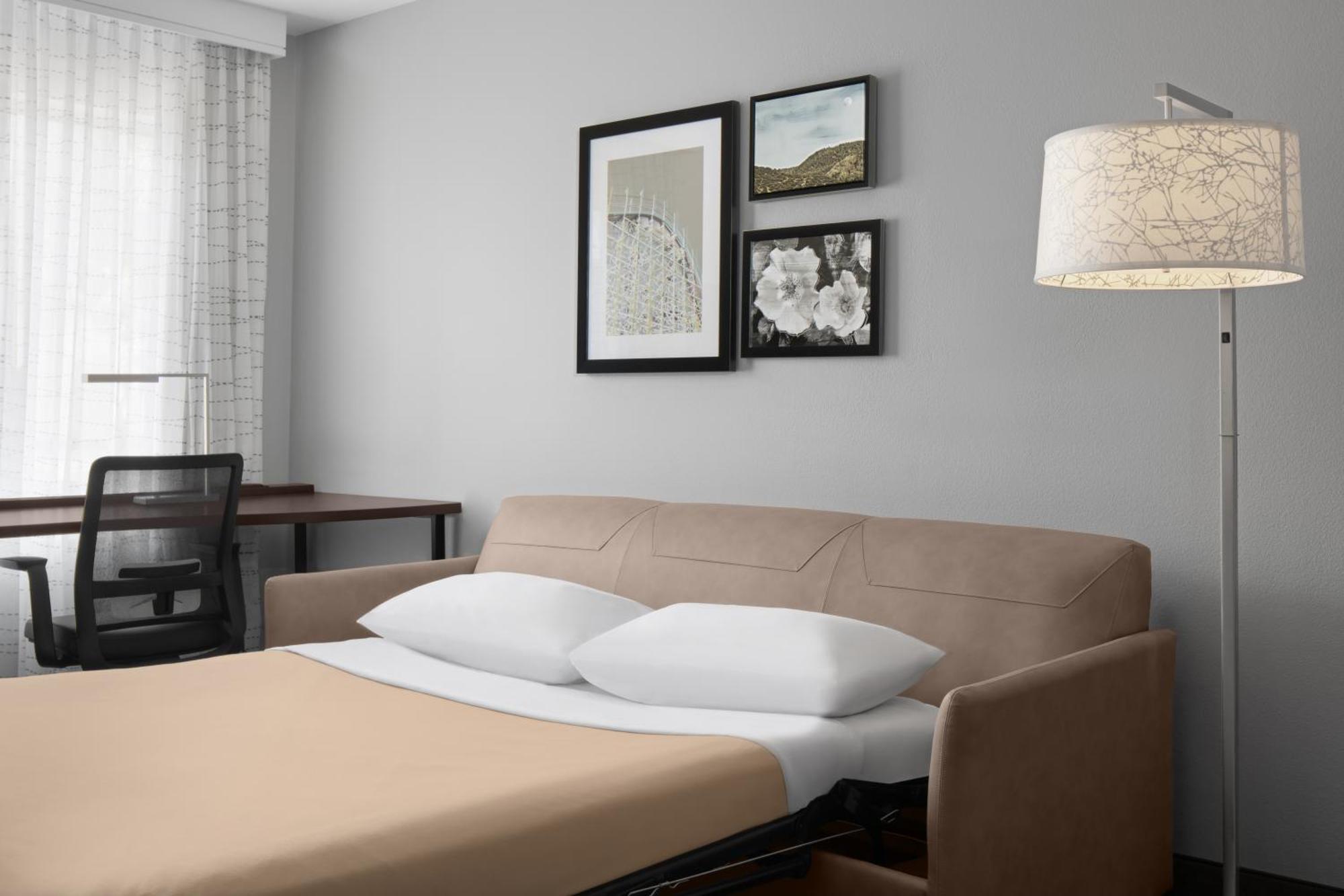 Studio Suite with Two Queens, Sofa Bed - Non-Smoking