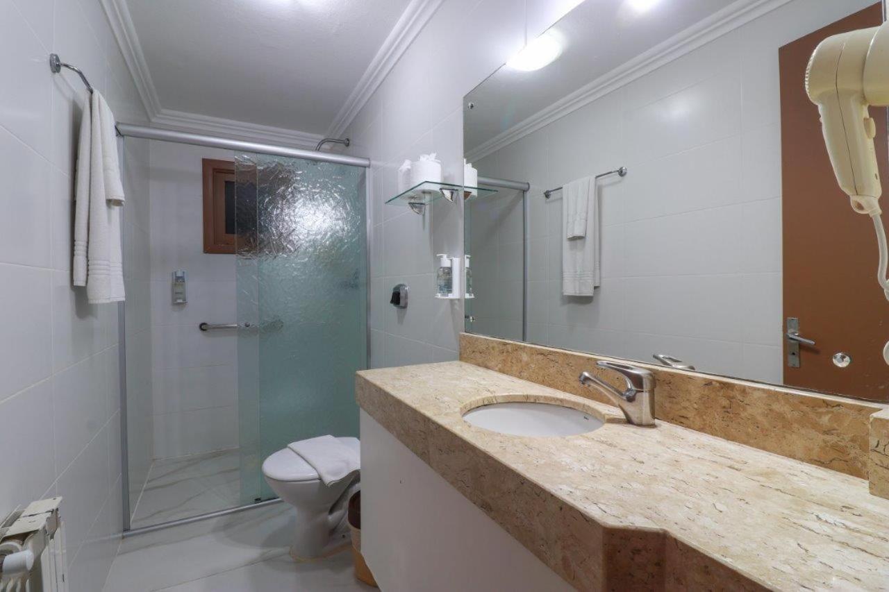 Quarto Standard com Cama de Casal ou 2 de Solteiro