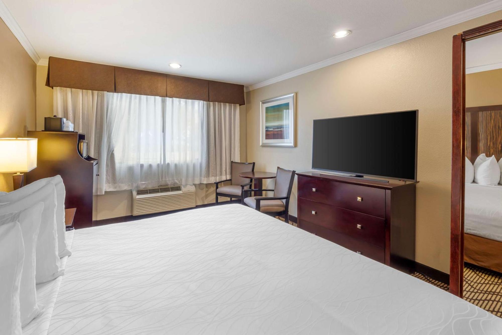 King Room with Sofa Bed - Non-Smoking
