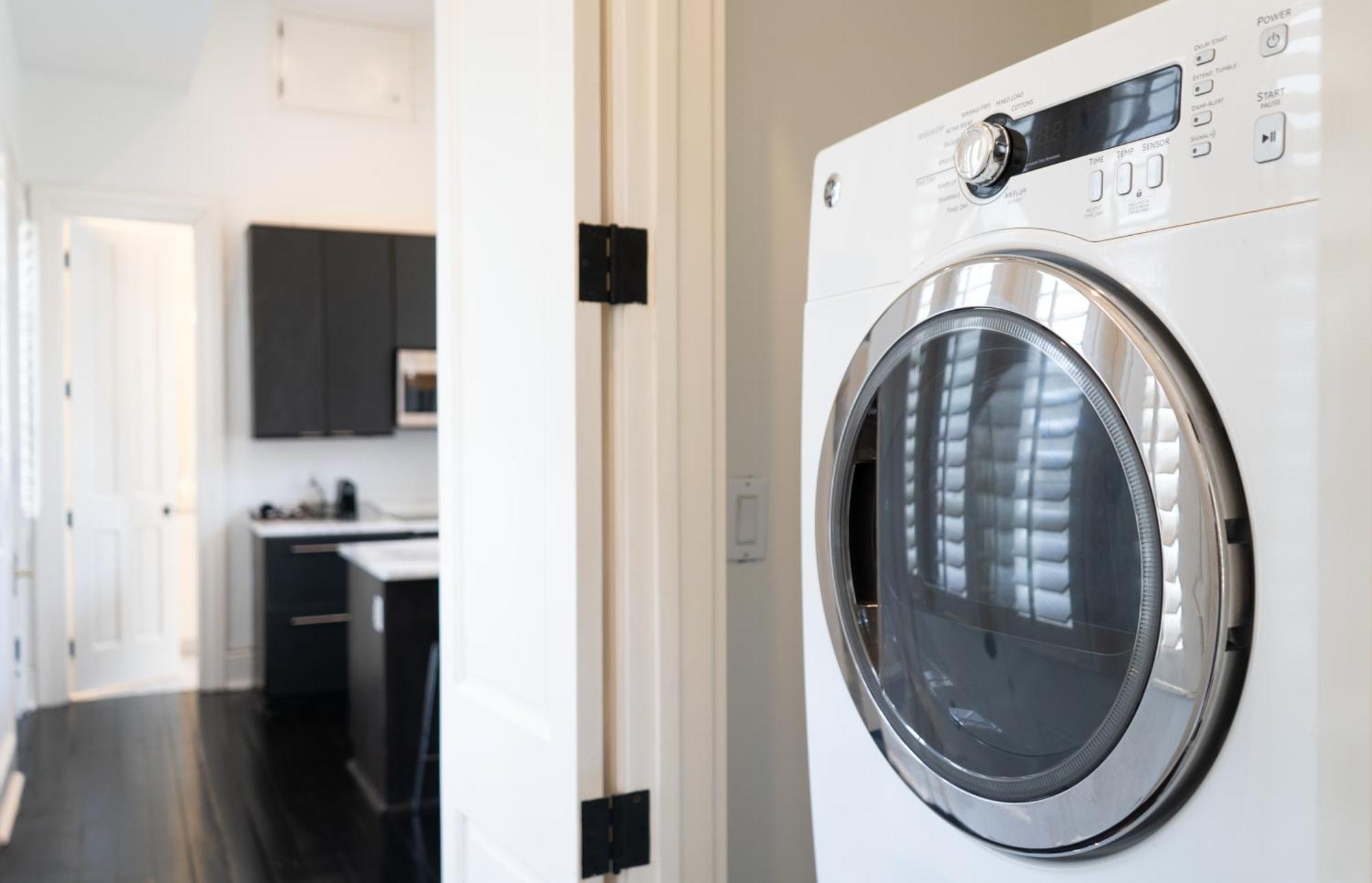One Bedroom Studio Suite with Kitchen