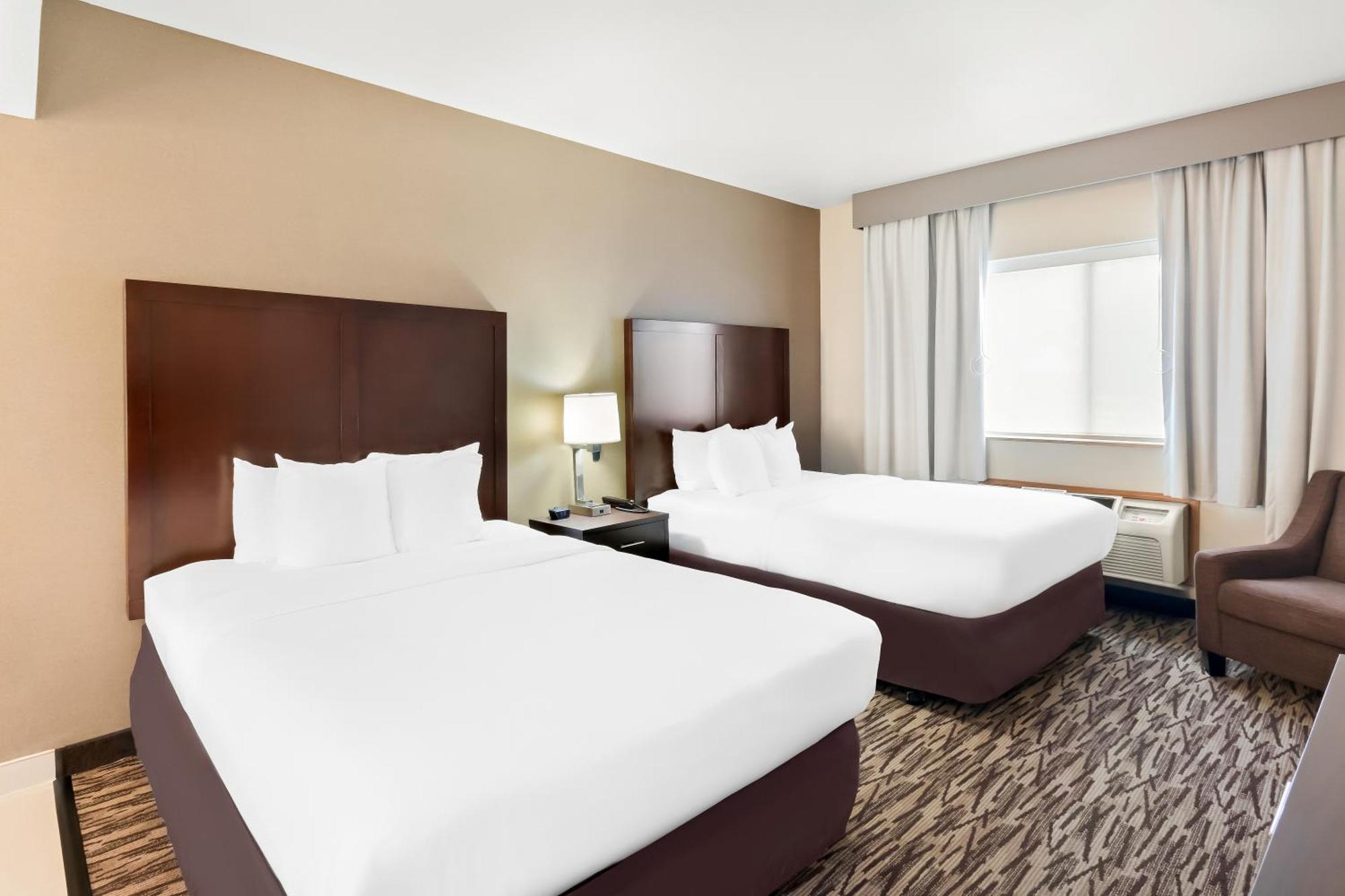 Queen Suite with Two Queen Beds