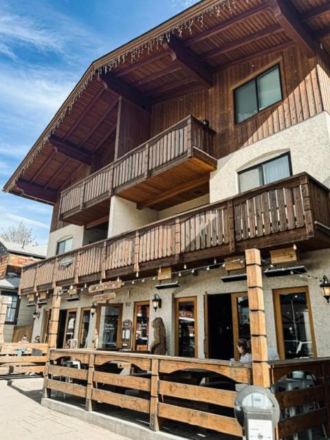 Two-Bedroom Townhouse Downtown - Across from the Obertal Inn