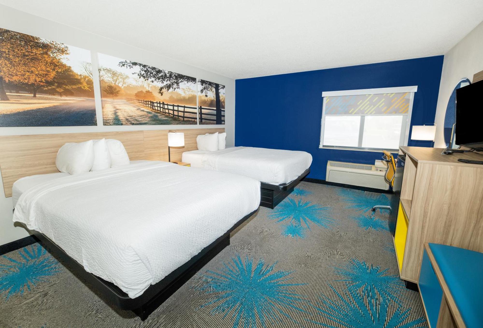 Queen Room with Two Queen Beds - Non-Smoking