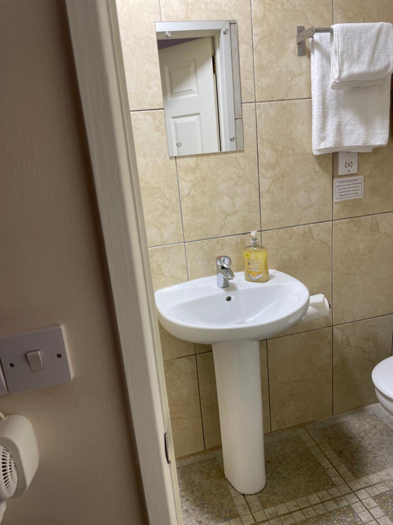 Camera Matrimoniale Economy con Bagno Privato