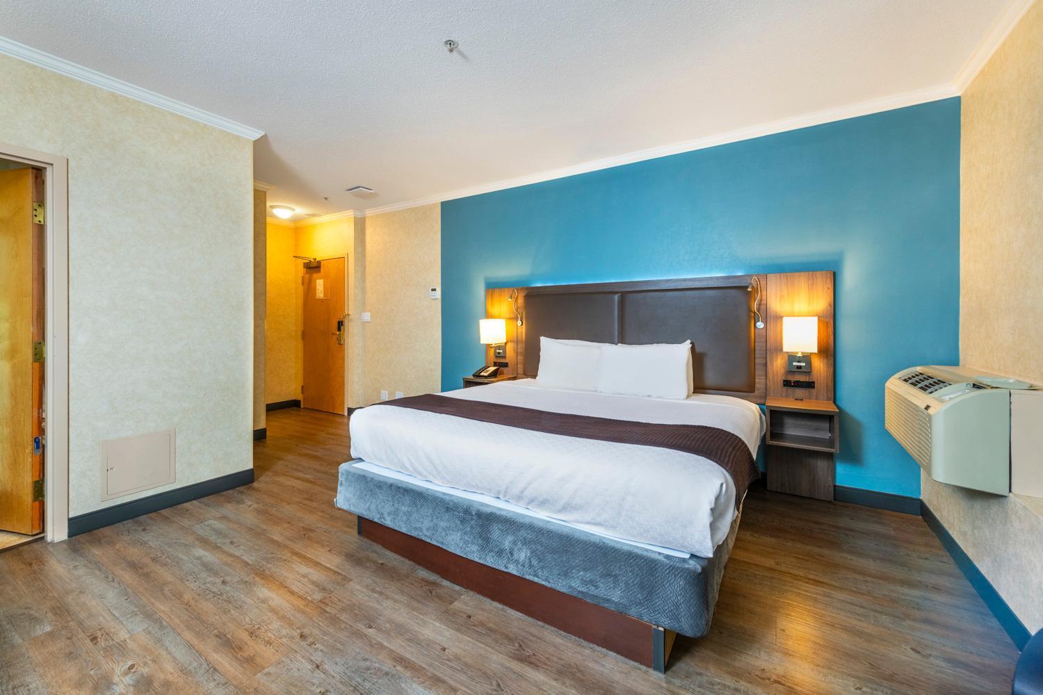 Quarto Efficiency com Cama King-size - Não Fumantes
