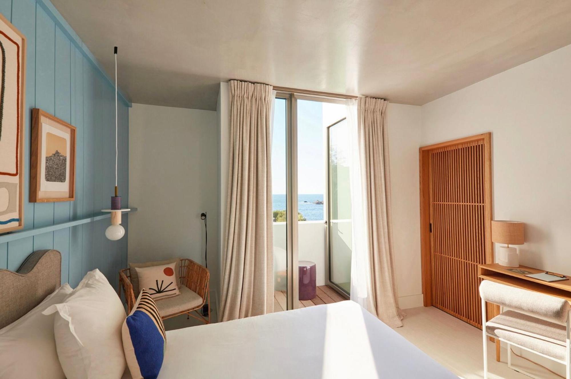 Habitación Doble Estándar con vistas al mar y balcón - 1 cama