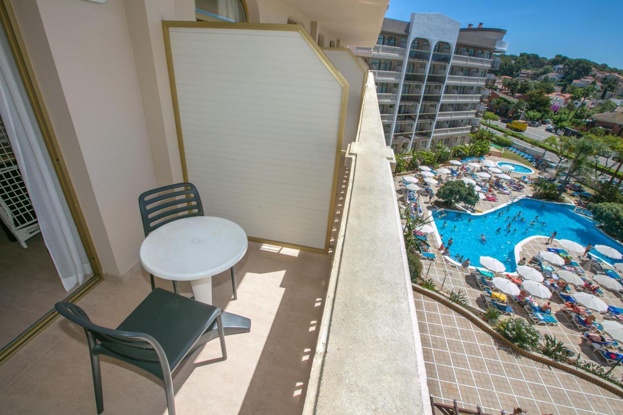 Appartement met Uitzicht op het Zwembad (1 Volwassene)