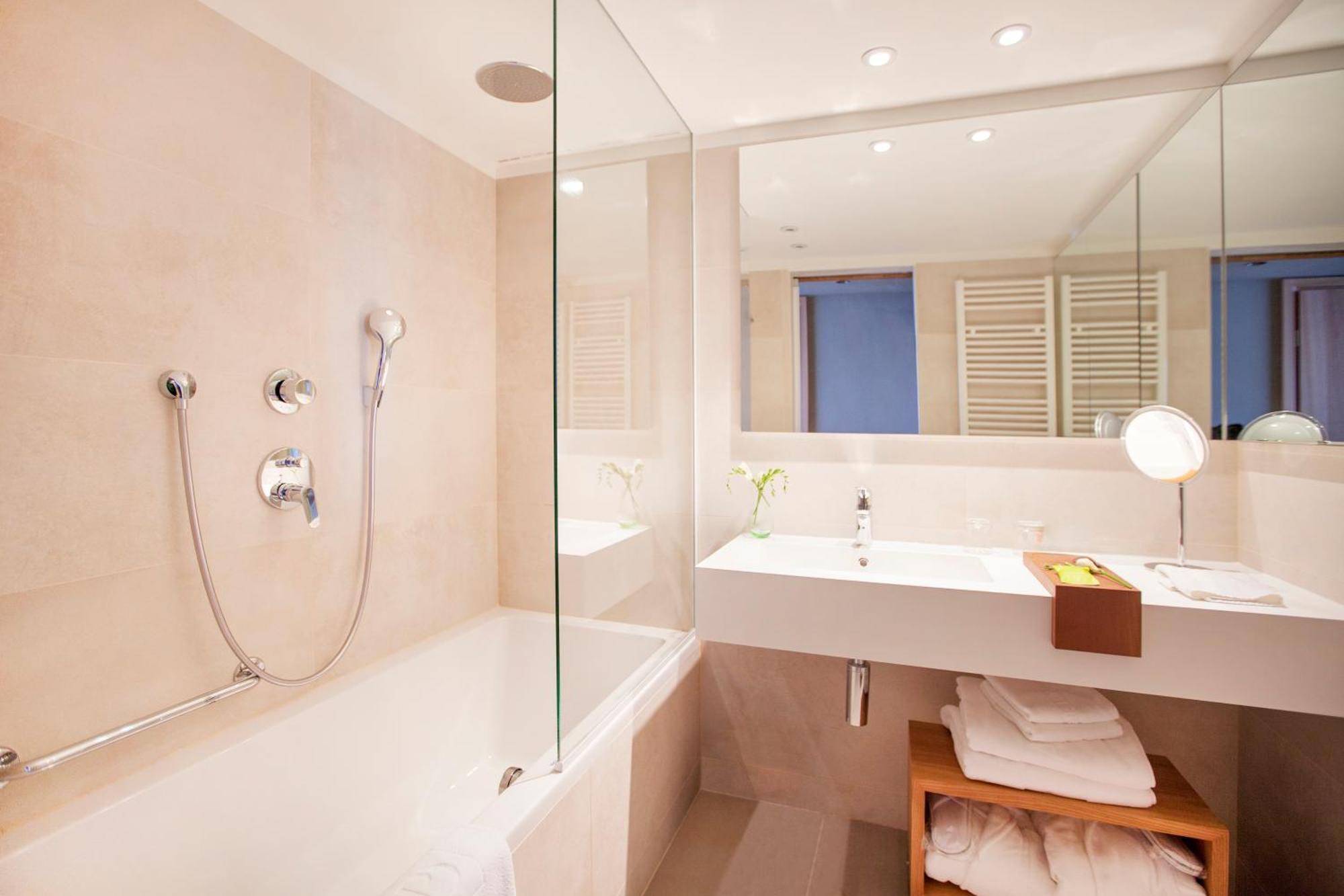 Superior Single Room with Sea View and Balcony