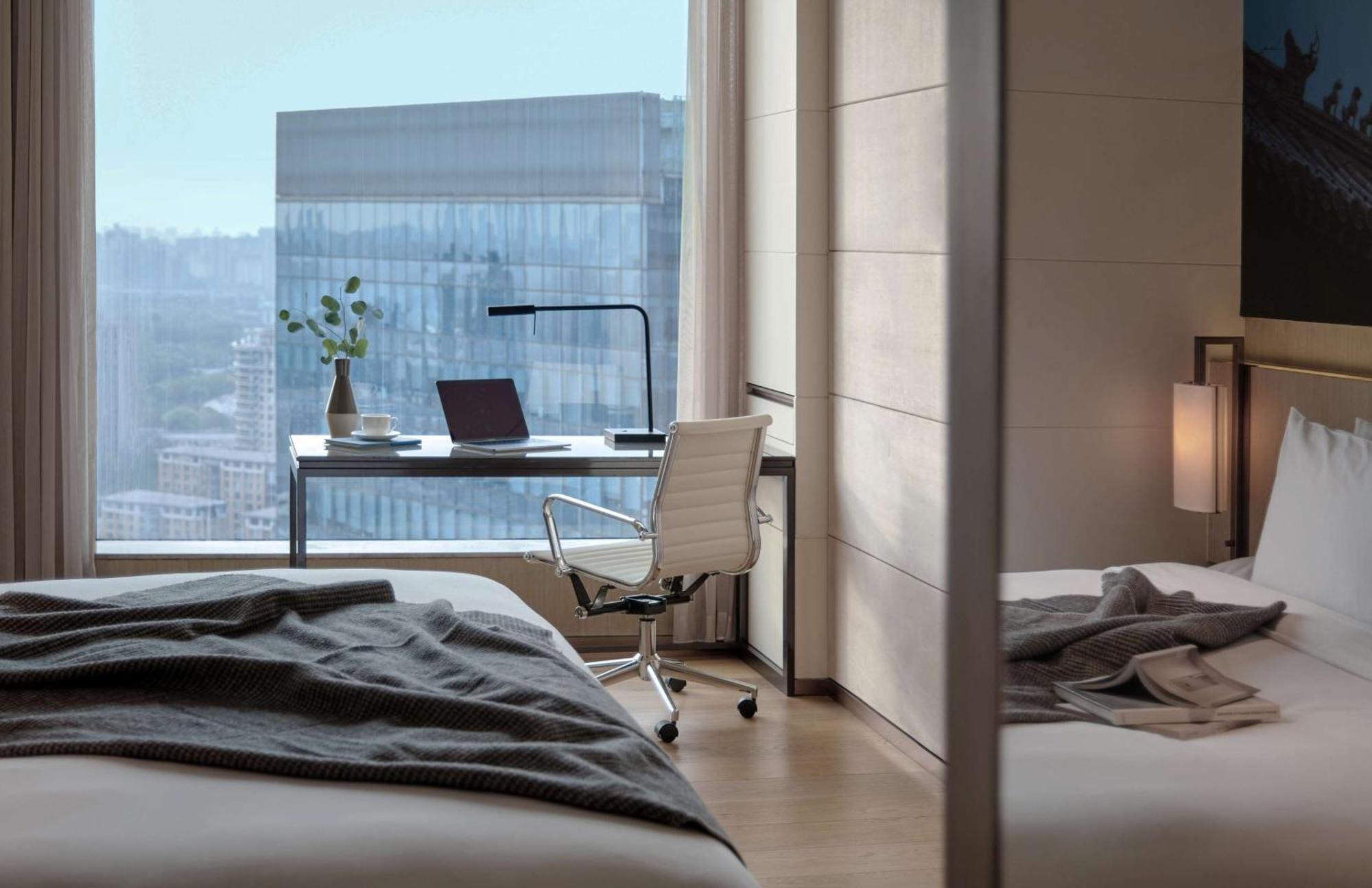 Urban King Room