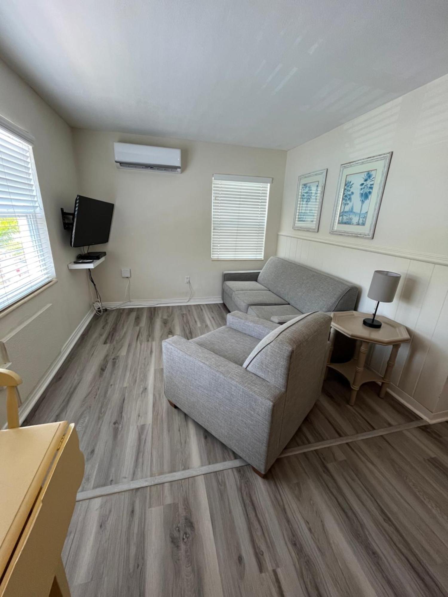 One-Bedroom Apartment,1598933912:JPEG