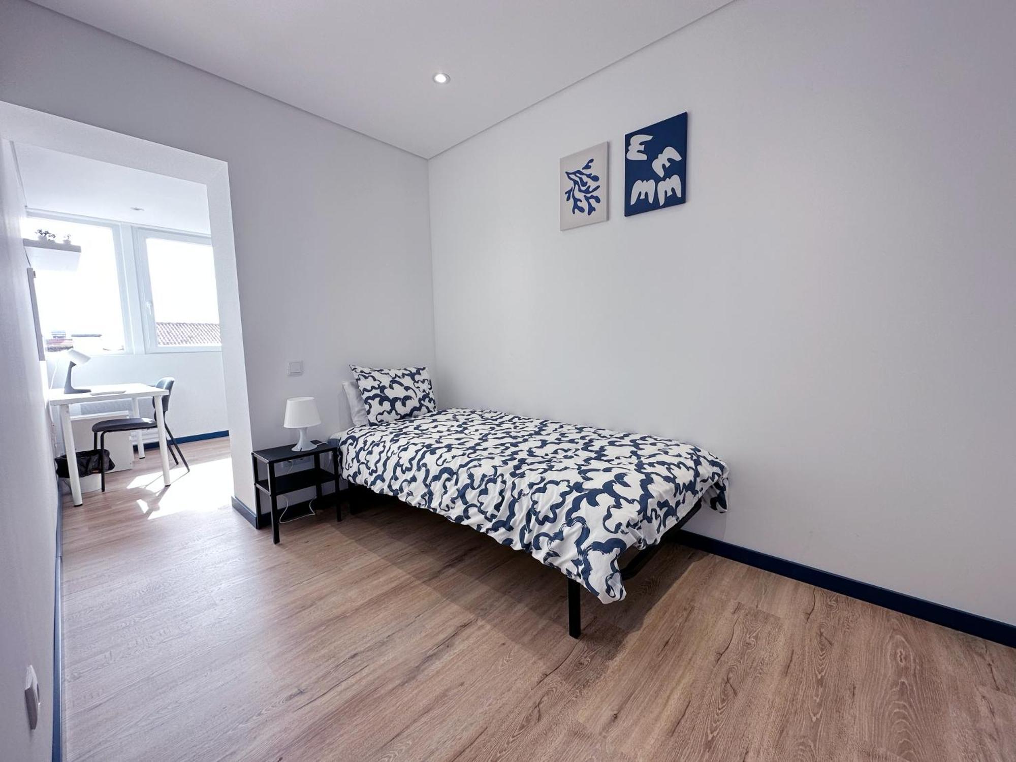 Chambre Simple avec Salle de Bains Commune