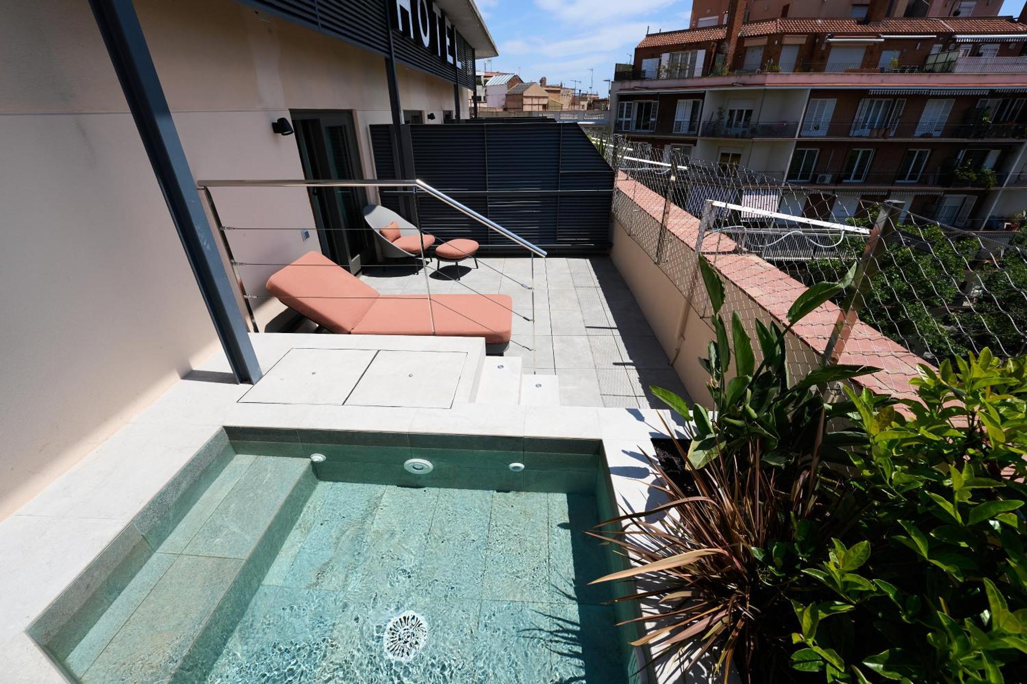 Deluxe Double Room with Plunge Pool,1606542340:JPEG