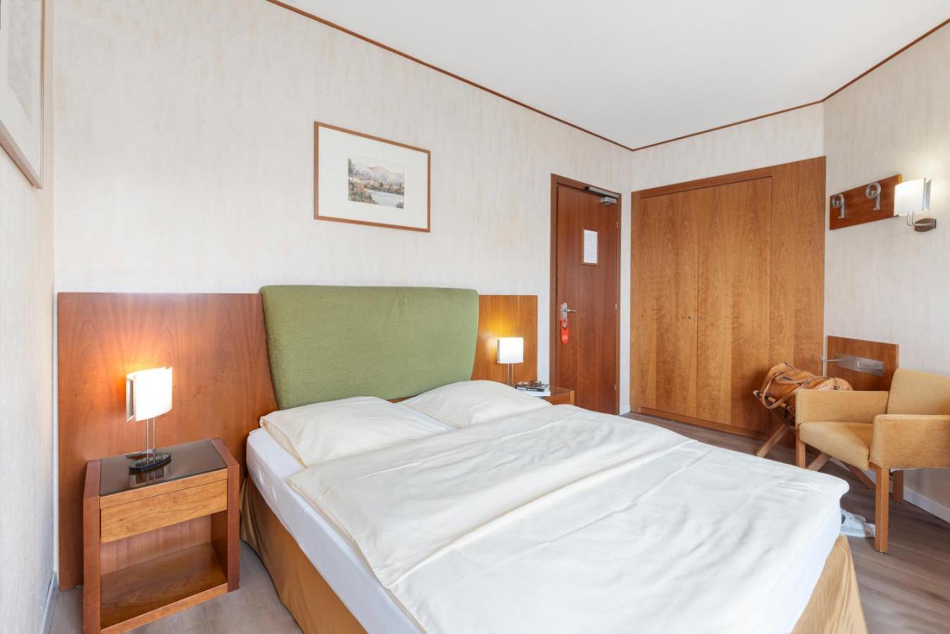 Chambre Lit Queen-Size Élégante