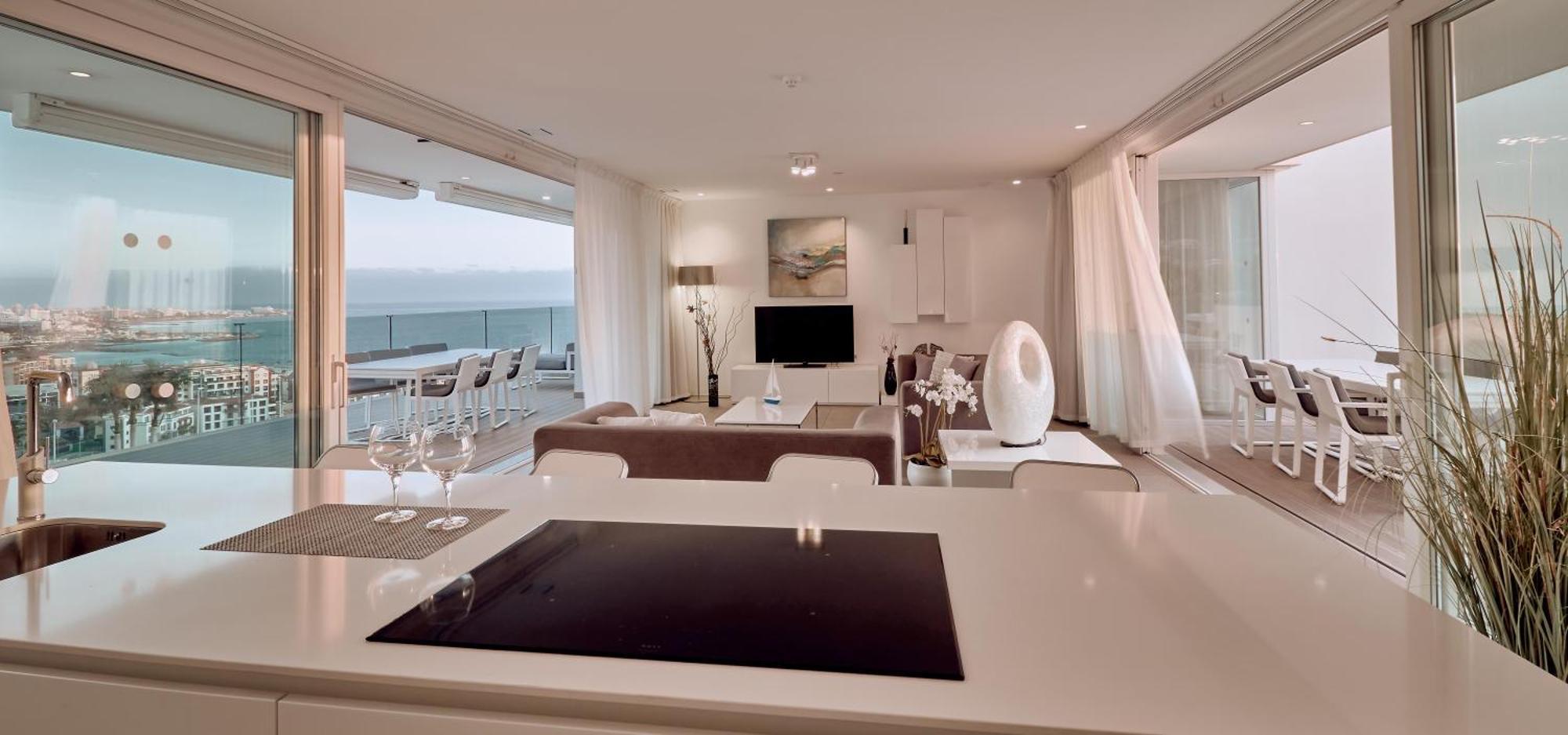 Suite Serenity Allegra de 2 dormitorios con bañera de hidromasaje y vistas al mar