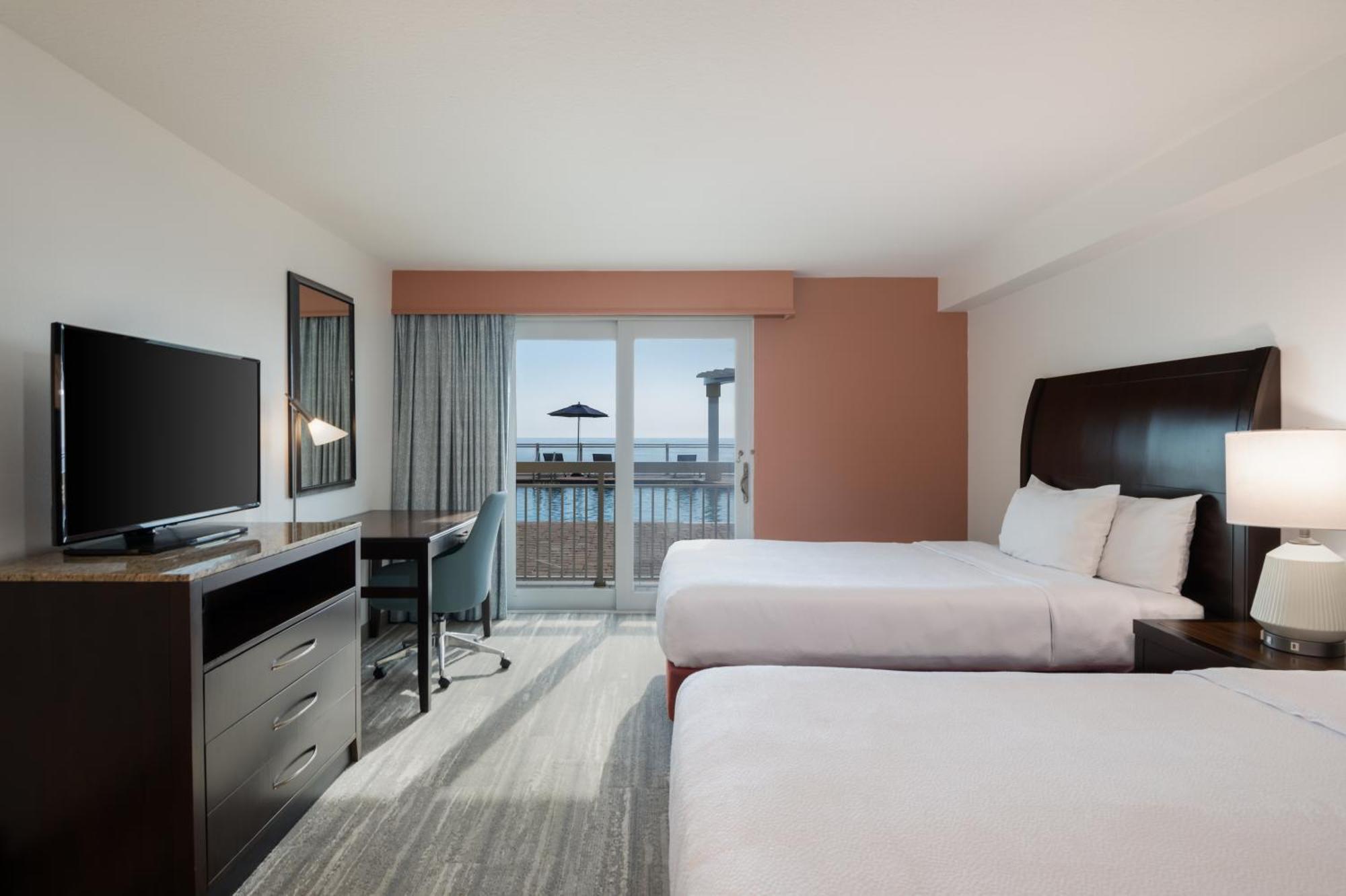 Queen Room with Two Queen Beds and Pool View - Non-Smoking