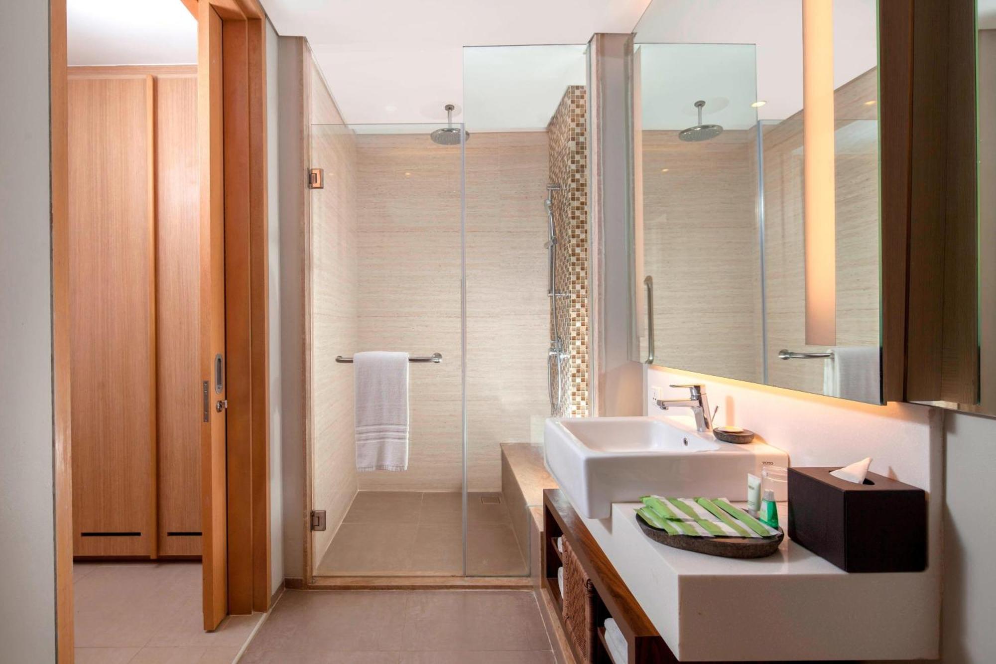 Deluxe King Room with Pool Terrace