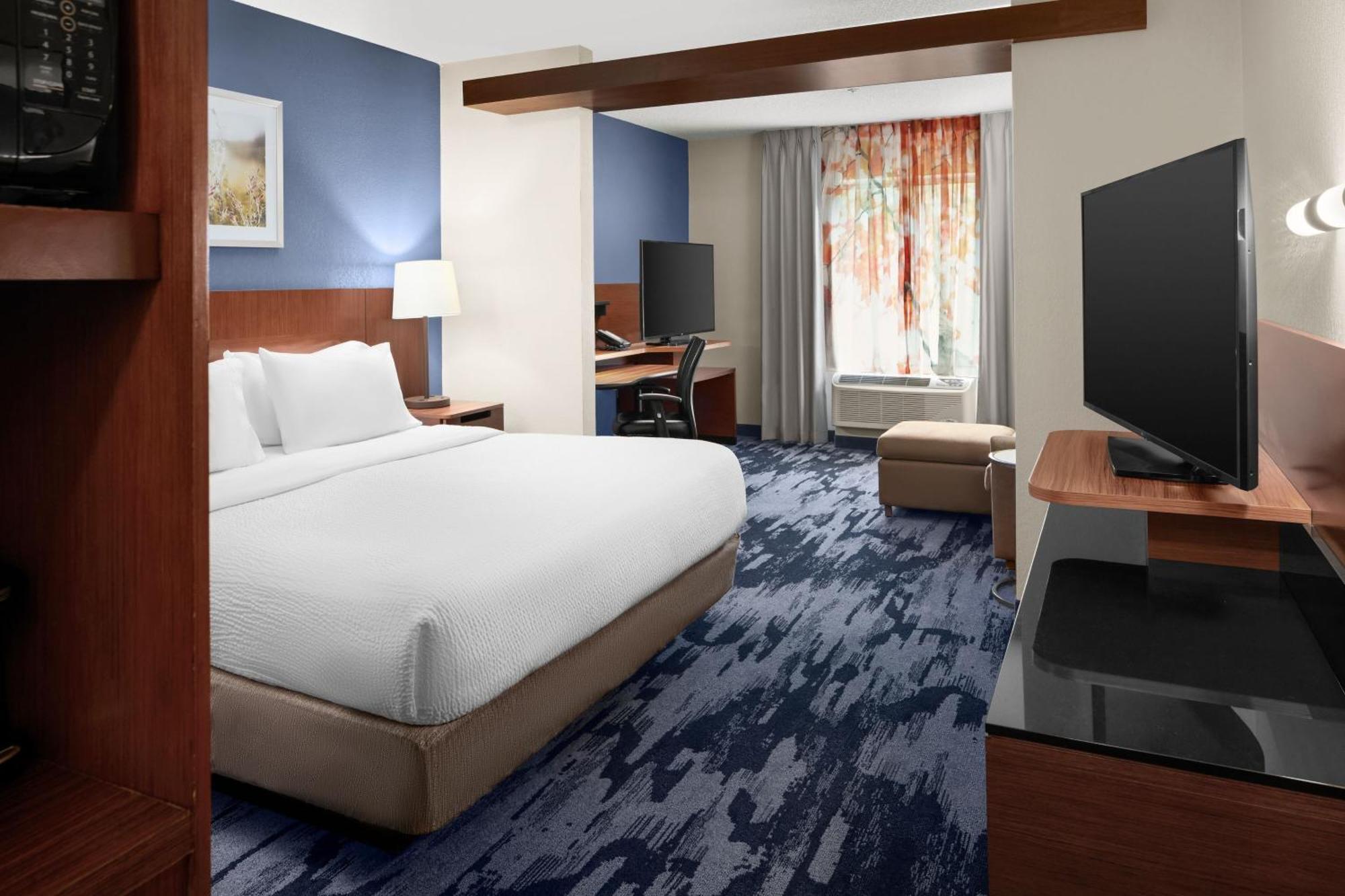 King Room with Sofa Bed - Non-Smoking