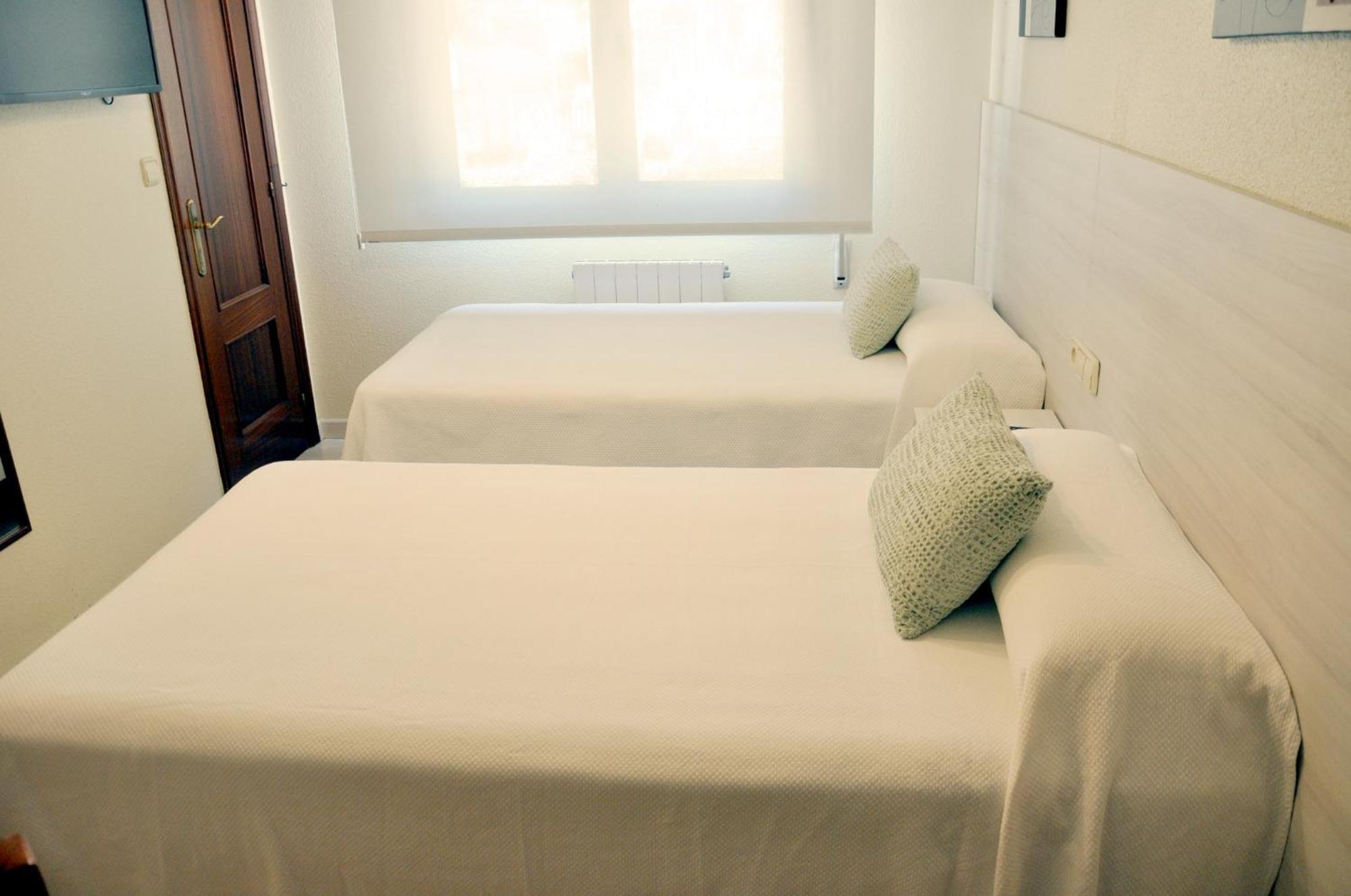 Twin Room,1609738024:JPEG