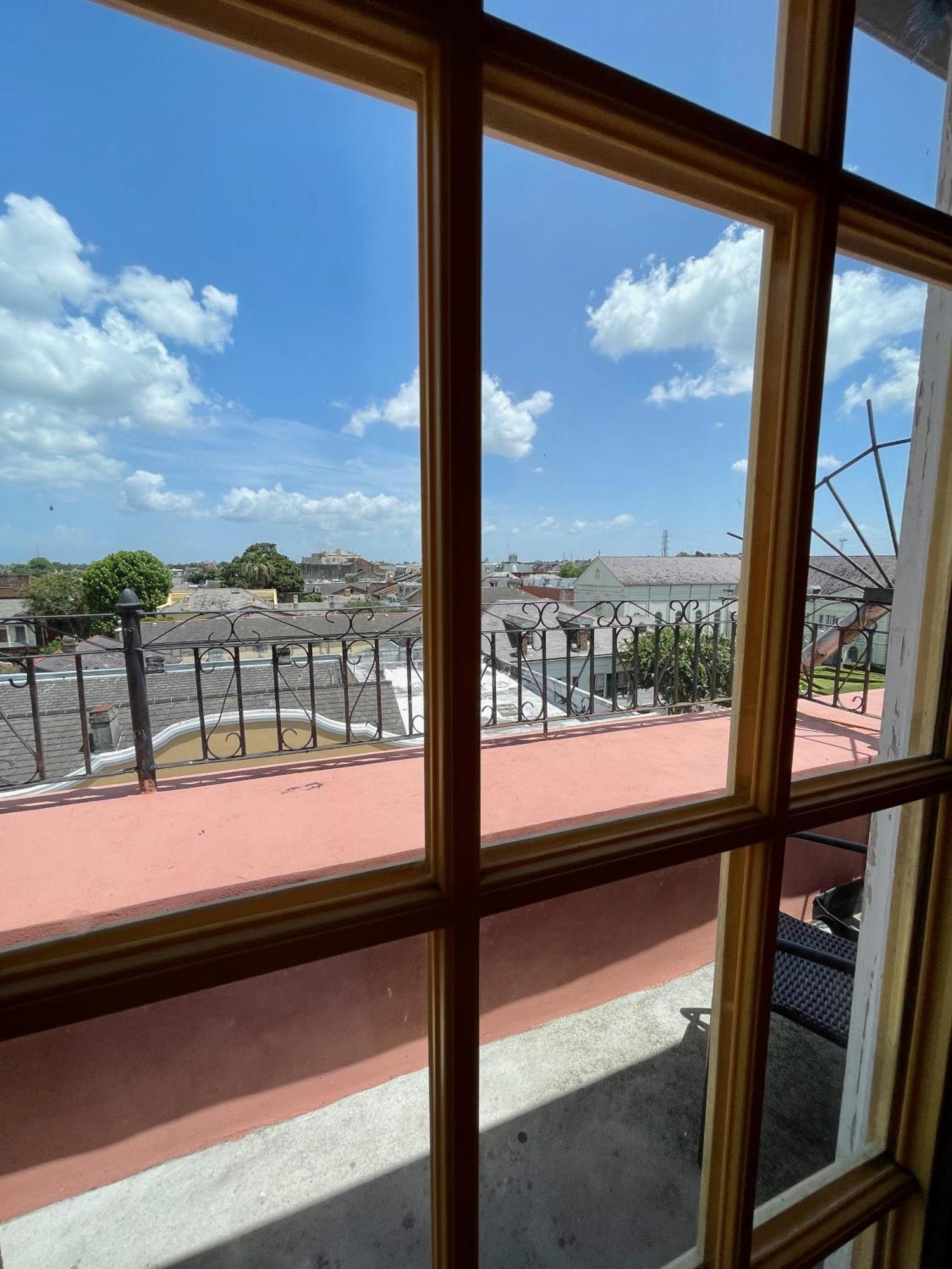 Suite mit Kingsize-Bett und Balkon