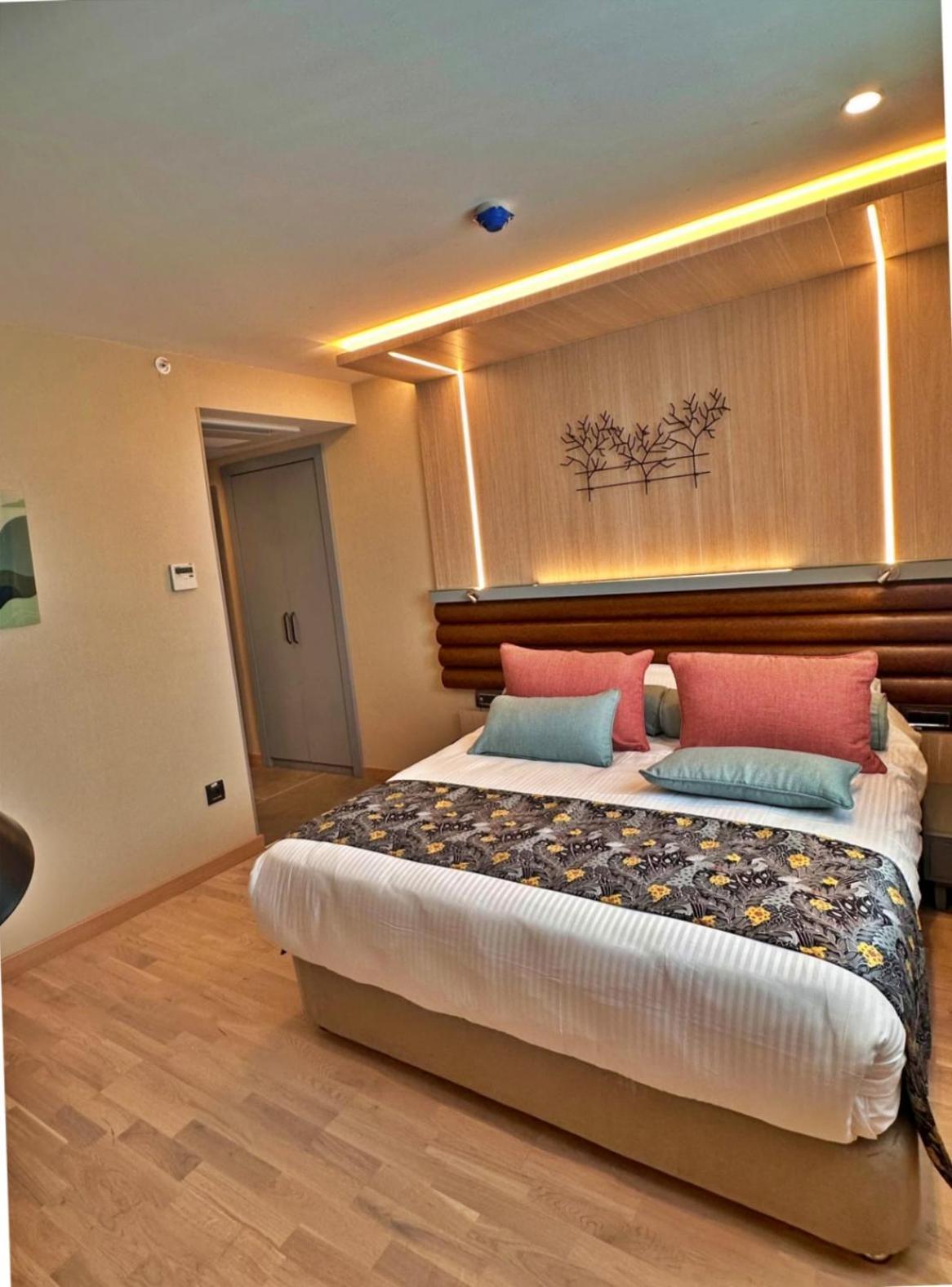 Aanbieding - Tweepersoonskamer met 1 of 2 Bedden - Gratis Vervoer van of naar de Luchthaven