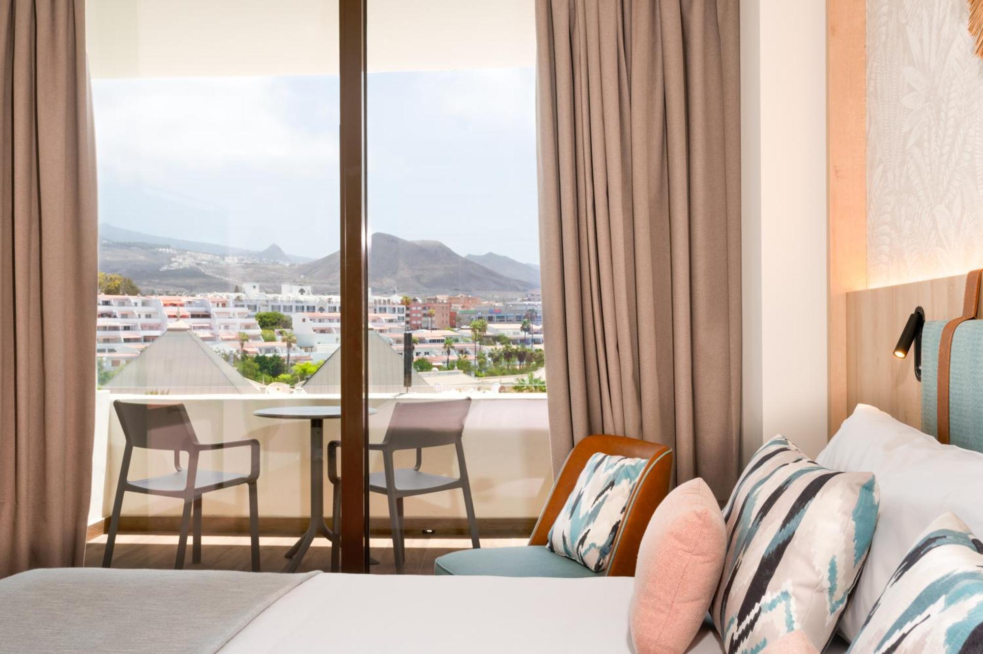 Double Room with Mountain Views (2 Adults)