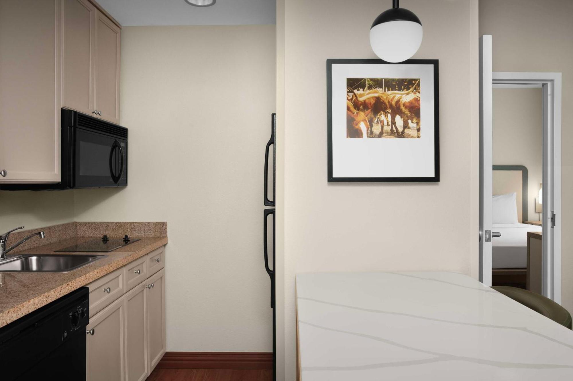 One-Bedroom King Suite - Non-Smoking